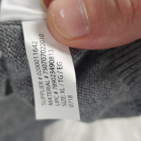 Chaps Men's Gray V-neck Sweater Vest, Size XL, New - Picture 6 of 6